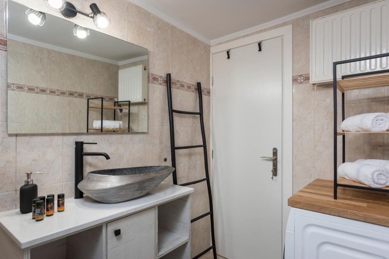 Old Harbor Apartment Luxury Living Chania Chania  Bagian luar foto